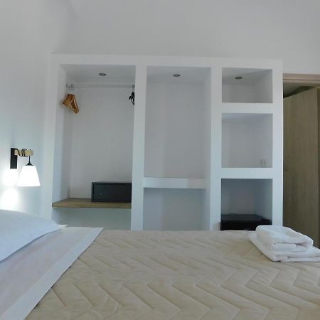 Fira Capital Rooms Exterior photo