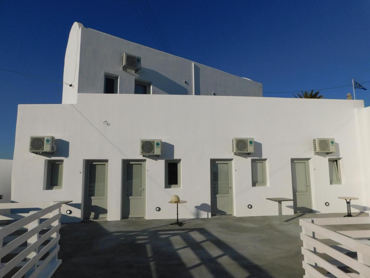 Fira Capital Rooms Exterior photo